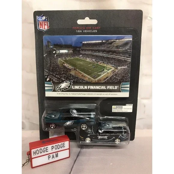 Philadelphia Eagle Die Cast Car 1:64 Ford Mustang Lincoln Financial Stadium Card - Picture 6 of 7